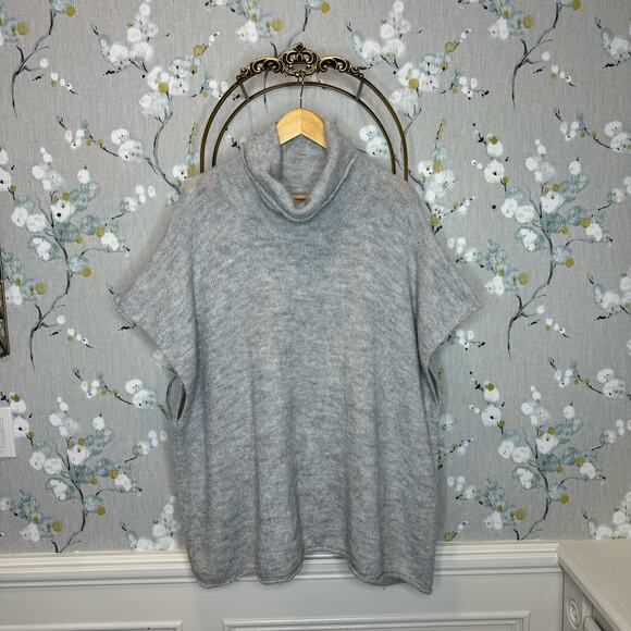 Universal Threads Gray Cowlneck Sweater Cape - Size OSFM - Picture 1 of 6